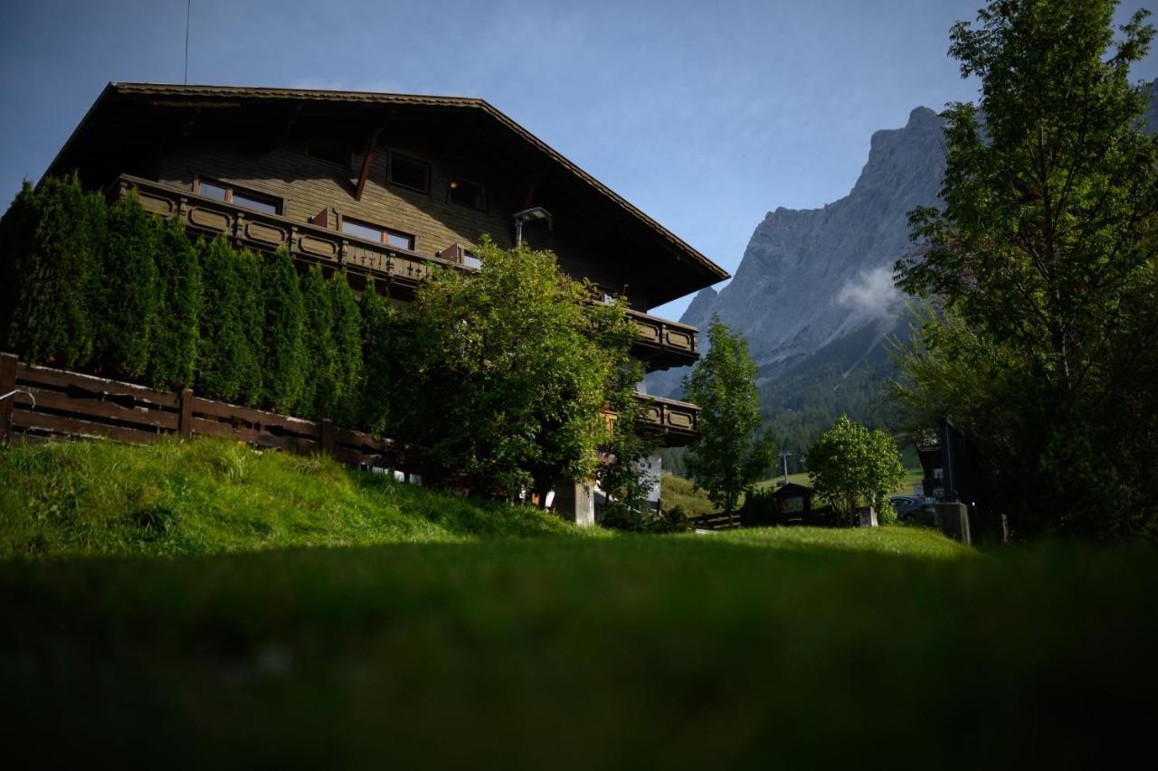 Sonnenburg Hotel Ehrwald Bagian luar foto